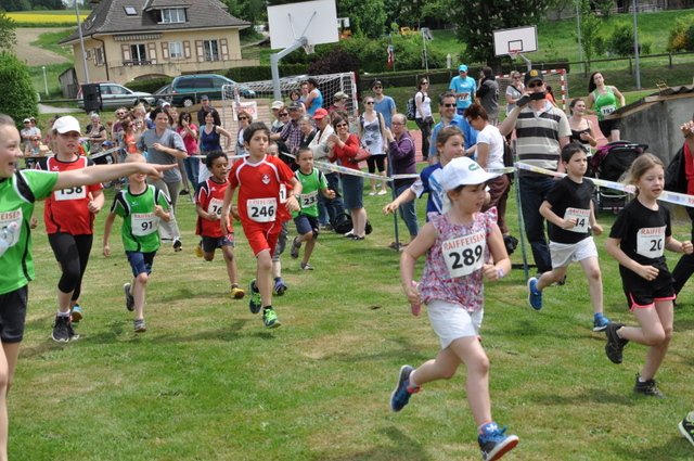 Lauriane, Amos et Nathan font le cross aussi